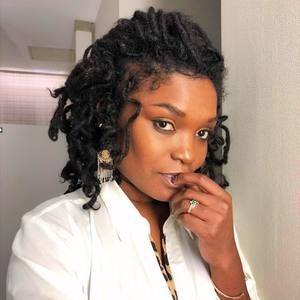 Meet your Posher, Bella